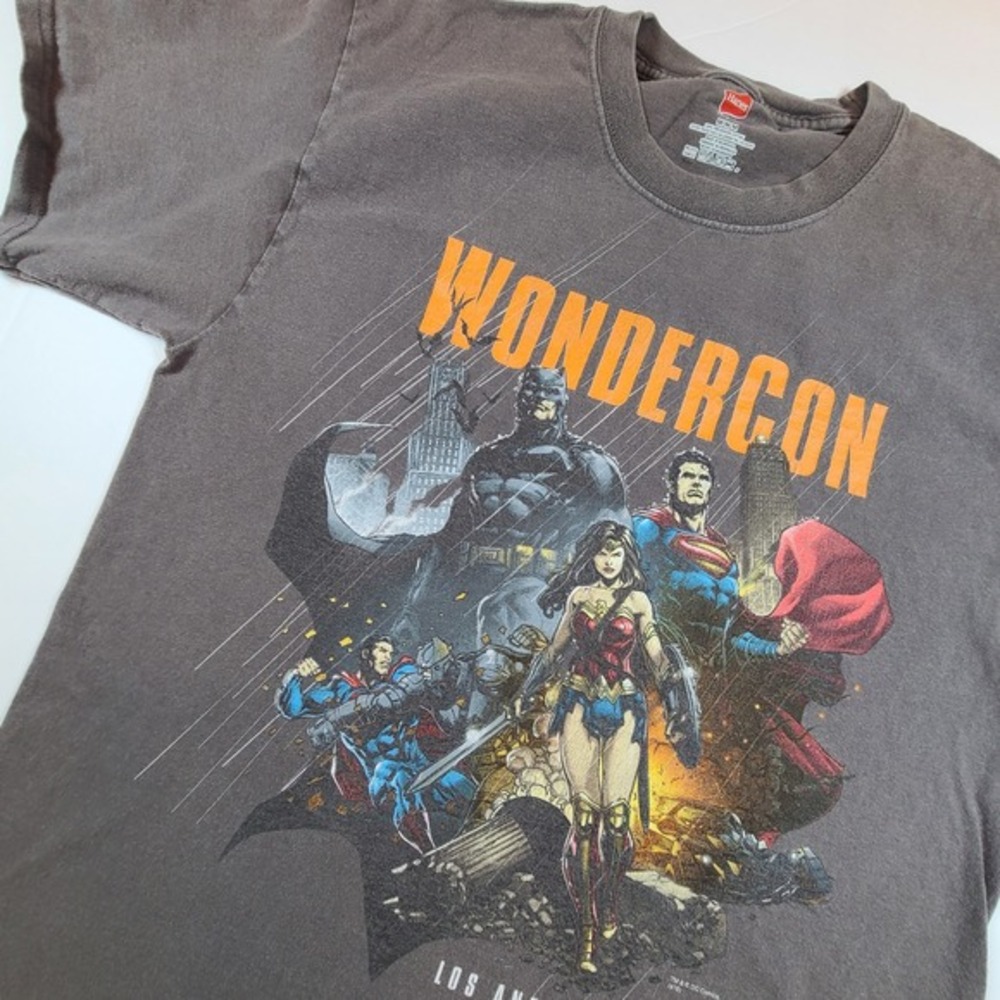 WonderCon Los Angeles 2016 T-Shirt Batman Superman Wonder Woman DC Comics‎